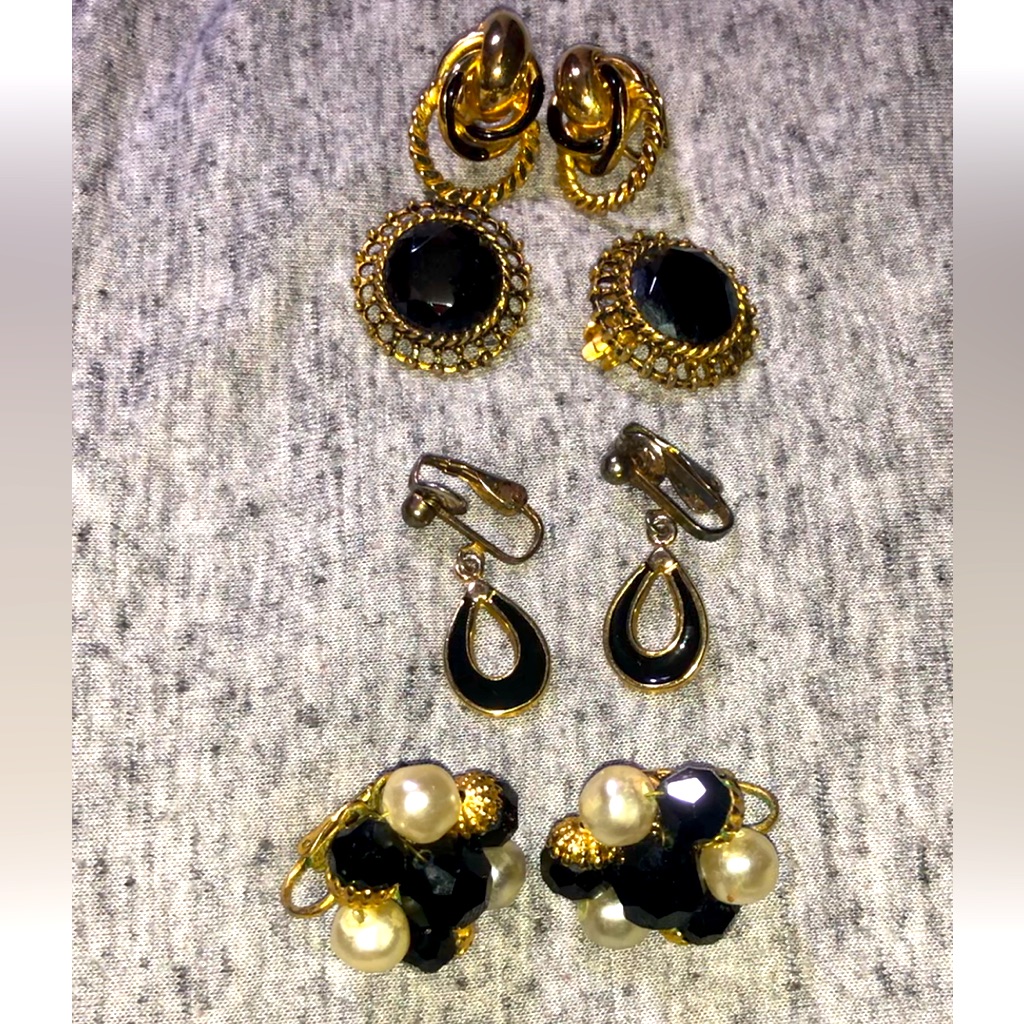 Lot Of 4 Vintage Clip On Earrings